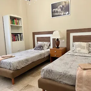 En Urbanización De Riviera Del Sol Perfecto Familia Apartamento